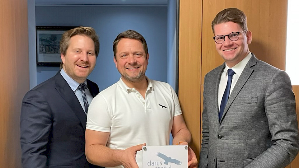 Das Team am neuen Genfer Standort von Clarus Capital. V.l.n.r.: Dimitri Dournow, Victor Kuonen, Marcel Müller (Bild: ZVG)