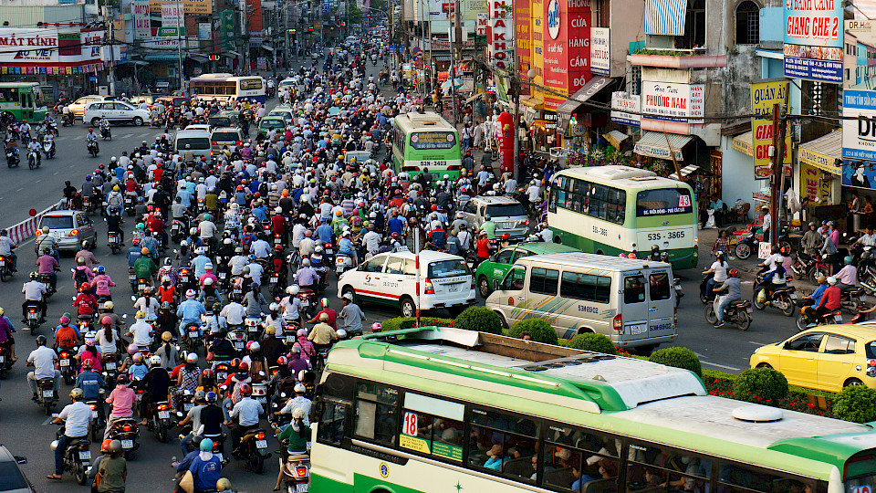 Dort ansetzen, wo das Bevölkerungswachstum am grössten ist – in Asien. Strassenszene in Ho Chi Minh (Bild: Shutterstock.com/Xuanhuongho)