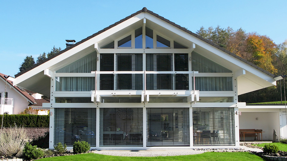 Die Preise für Einfamilienhäuser in der Ostschweiz sind im letzten Jahr um 13,31% gestiegen. (Bild: Shutterstock.com/Alexander Chaikin)