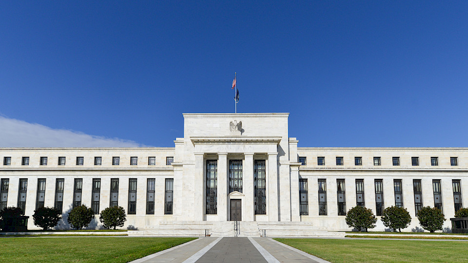 Die Fed wird die Zinsen nicht so stark anheben, wie die Finanzmärkte es erwarten. (Bild: Shutterstock.com/orhan_cam)