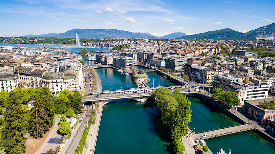 In Genf zahlen Mieterinnen und Mieter aktuell gut 3’500 CHF im Monat für eine 4,5-Zimmer-Wohnung mit 90 bis 120 Quadratmetern. (Bild: Shutterstock.com/Samuel Borges)