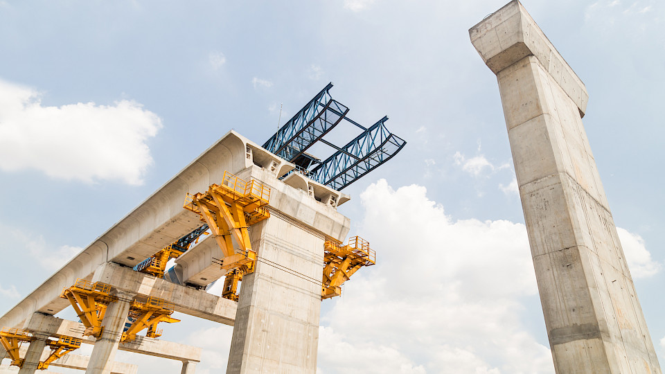 Infrastruktur ist ein Bereich, der Privatmarktanlagen anzieht. (Bild: Shutterstock.com/thamkc)