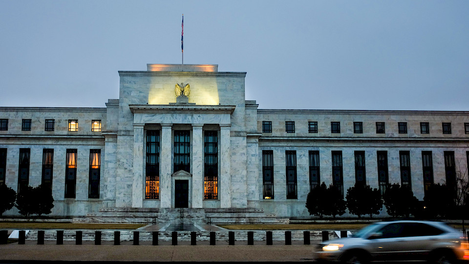 Die Fed dürfte die Zinsen an der nächsten Sitzung anheben, trotz der aktuellen Krisensituation. (Bild: Shuttersthock.com/orhan_cam)