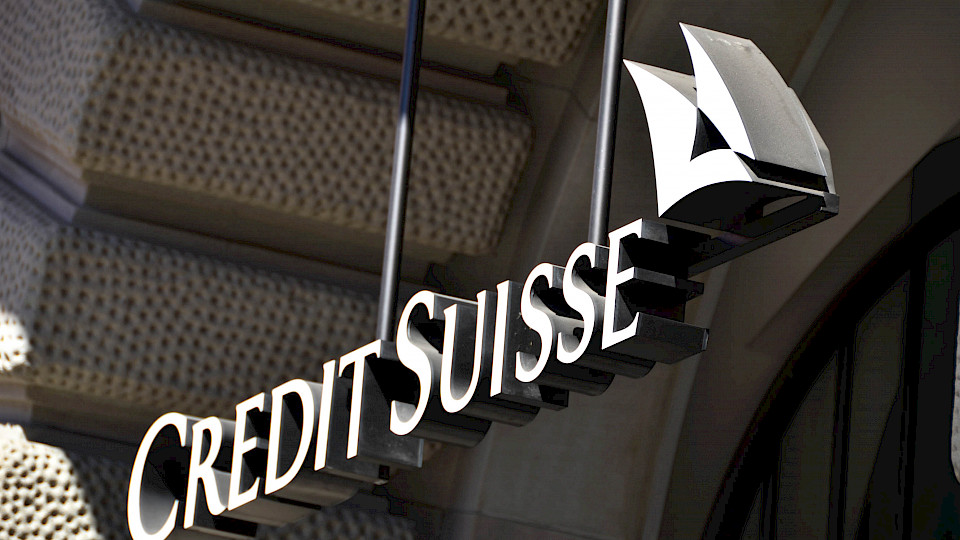Die Credit Suisse kommt nicht aus den roten Zahlen. (Bild: Shutterstock.com/Pincasso)