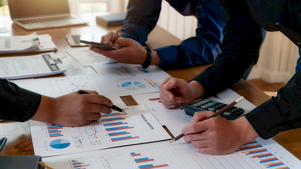 Private-Equity-Aktivitäten dürften in den kommenden zwölf Monaten zurückgehen. (Bild: Shutterstock.com/YP_Studio)