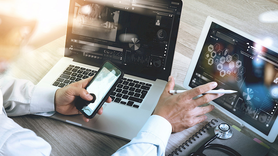 Die meisten digitalen Anlagelösungen beruhen heute auf einer aktiven Form der Vermögensverwaltung. (Bild: Shutterstock.com/evereything possible)