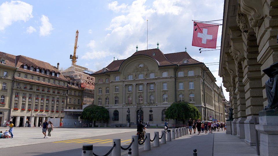 Die Gewinnausschüttungen der SNB an Bund und Kantone kletterten über wenige Jahre von 2 auf 6 Mrd. CHF. (Bild: Shutterstock.com/Michael Derrer Fuchs)