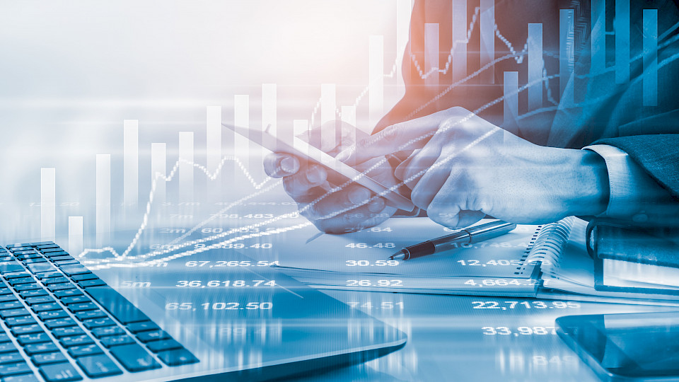 Abwarten, bis der Zinserhöhungspfad klarer wird, empfiehlt das deutsche Finanzhaus Feri. (Bild: Shutterstock.com/phongpan)