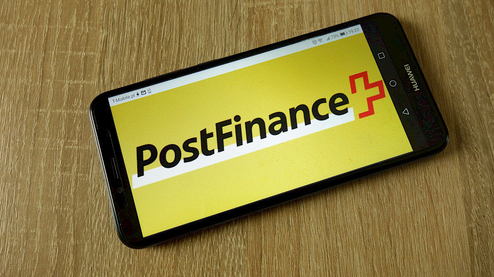 Die Postfinance sieht das Zinsgeschäft im zweiten Halbjahr unter Druck. (Bild: Shutterstock.com/Piotr Swat)