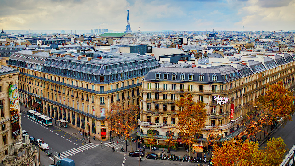 Das Bürogebäude in Paris liegt am vornehmen Boulevard Haussmann. (Bild: Shutterstock.com/Ekaterina Pokrovsky)