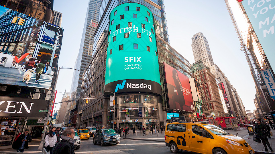 Am Nasdaq könnte es gemäss Esty Dwek von FlowBank schon bald wieder aufwärts gehen. (Bild: Shutterstock.com/rblfmr)