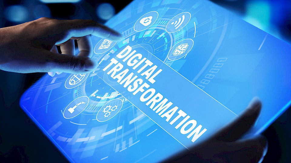 Die Digitalisierung ist eine der Hauptaufgaben, mit der sich die Branche beschäftigt. (Bild: Shutterstock.com/Wright Studio)