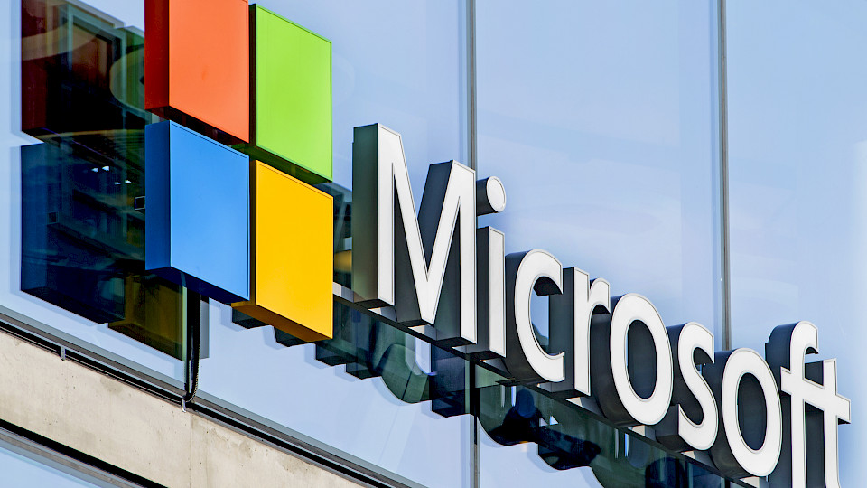 Beispiel eines Unternehmens mit "Burggraben" ist Microsoft – ein Qualitätsmerkmal, das vor bedrohlicher Konkurrenz schützt. (Bild: Shutterstock.com/Paolo Bona)