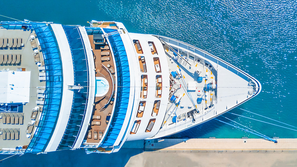 Die Bewertungen von zyklischen Konsumgütern wie Kreuzfahrtschiffen haben sich erholt und bieten spannende High-Yield-Anlagemöglichkeiten. (Bild: Shutterstock.com/Anton Watman)