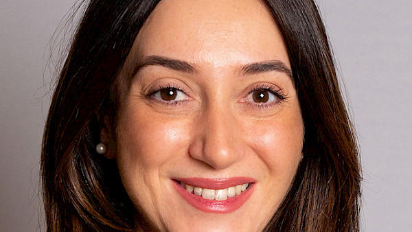 Sandra Mizrahi frisch bei AllianzGI