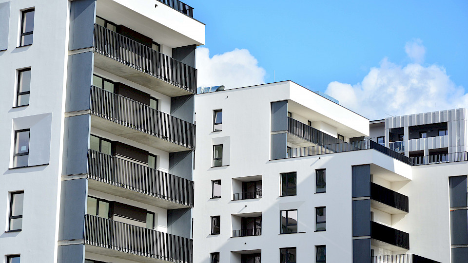 Die Rendite-Immobilien reagieren erwartungsgemäss auf die Zinserhöhung. (Bild Shutterstock/Grand Warszawski)