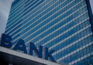 Europäische Banken vergaben im Dezember 6,3 Prozent mehr Firmenkredite. (Bild Shutterstock/Creative Lab)