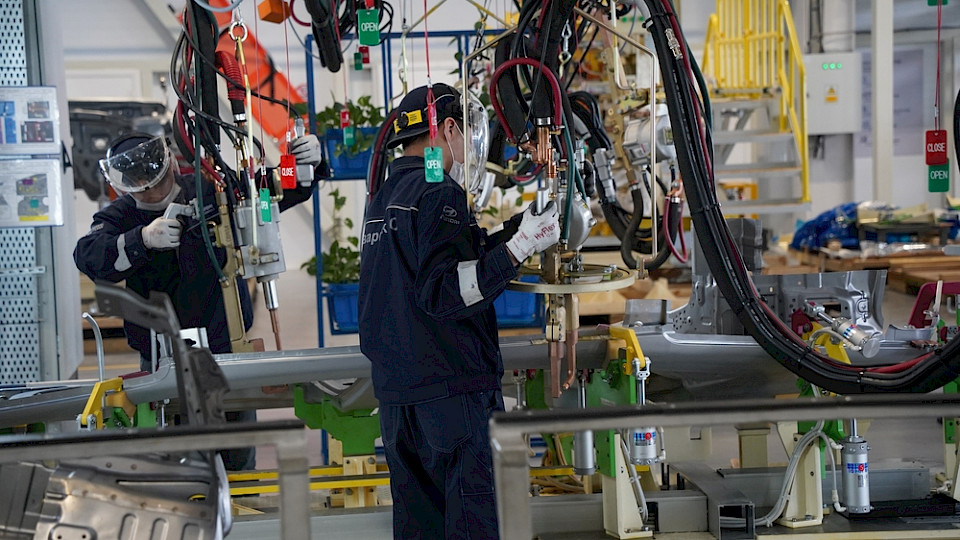 Zuletzt stiegen die Bestellungen in der Deutschen Industrie wieder leicht. (Bild Shutterstock/Vladimir Tretyakov)