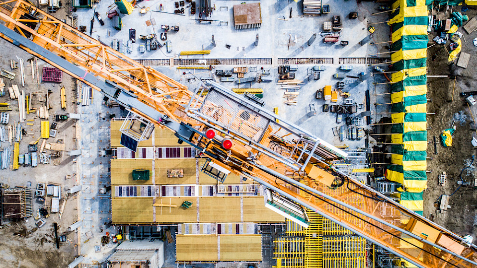 Die befragten Firmen aus dem Baugewerbe wollen die Investitionen im laufenden Jahr reduzieren. (Bild Shutterstock/Layne VR)