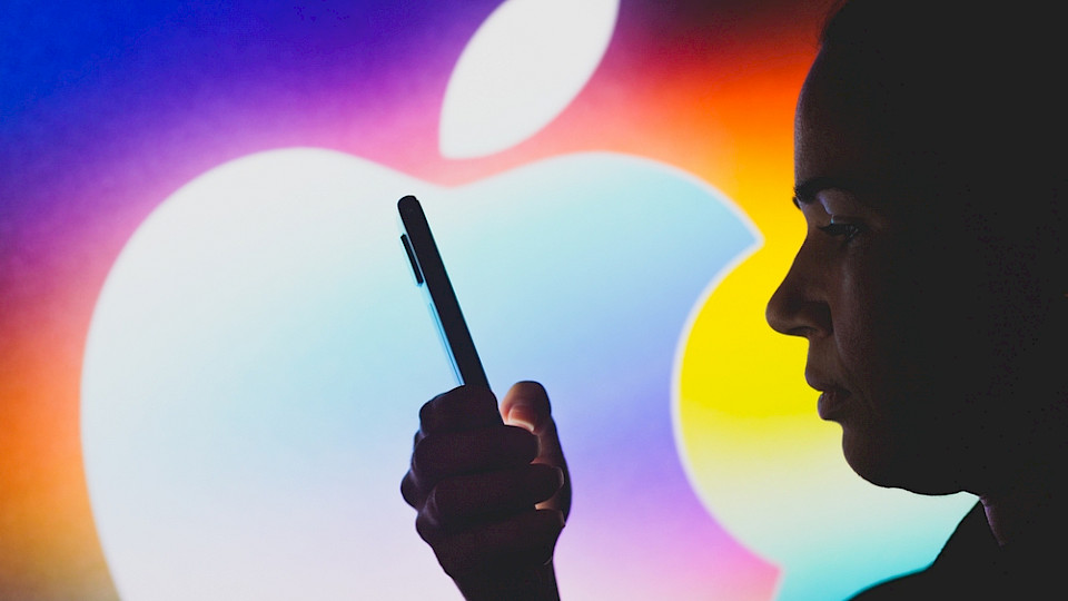 Apple kaufte in den vergangenen 10 Jahren eigene Aktien für 545 Milliarden Dollar, allein 2022 waren es 88 Milliarden. (Bild Shutterstock/rafapress)