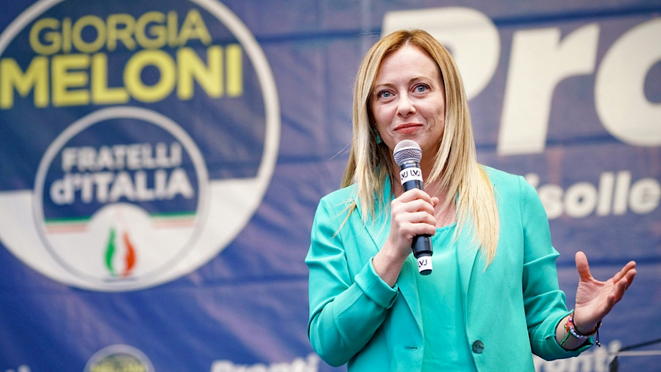 Giorgia Meloni habe keine Reformen angestossen, um Italiens Staatshaushalt zu sanieren, heisst es. (Bild Shutterstock/MikeDotta)