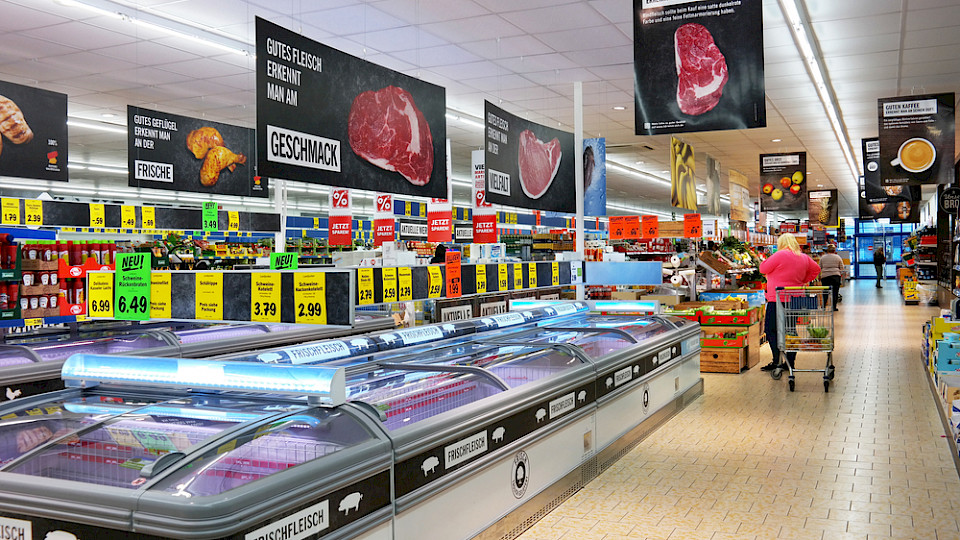 Gegenüber Januar 2022 sanken die Erlöse im deutschen Einzelhandel real um 6,9 Prozent. (Bild Shutterstock/defotoberg)