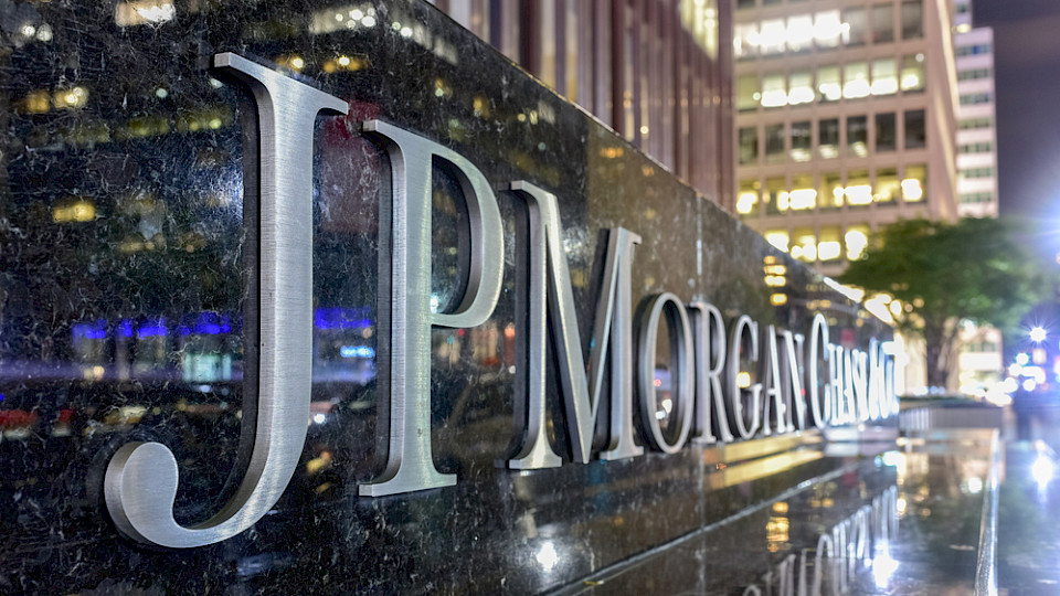 Die Aktie von JP Morgan Chase lag in den frühen Handelsstunden vier Prozent im Minus. (Bild Shutterstock/Felix Lipov)