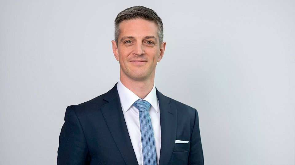 Roman Schwarz tritt die Nachfolge von Judith Albrecht an, welche die Leitung des Marktgebiets Zürichsee des Private Bankings übernommen hat. (Bild pd)