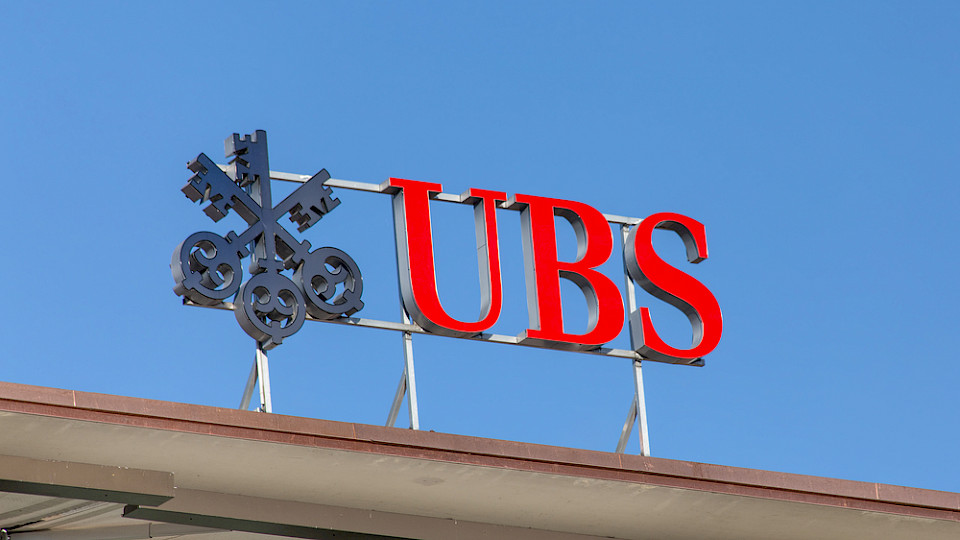 Die UBS soll helfen, den Finanzplatz Schweiz zu schützen. Der Staat hilft mit Notrecht und Milliarden. (Bild Shutterstock/Judith Linine)