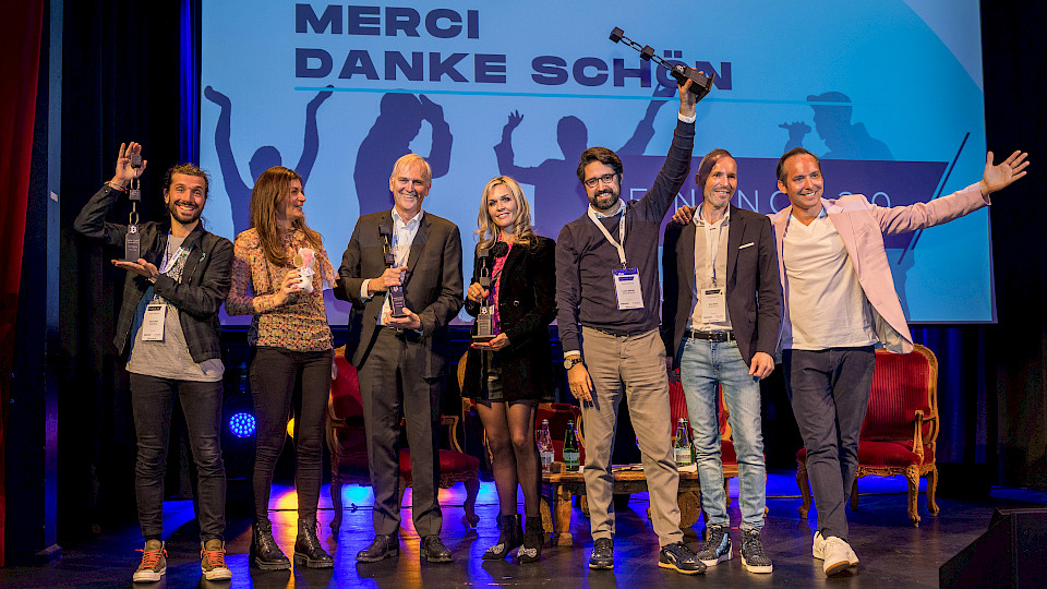 Die Preisträger freuen sich über die ersten «Swiss Crypto Awards». (Bild pd)