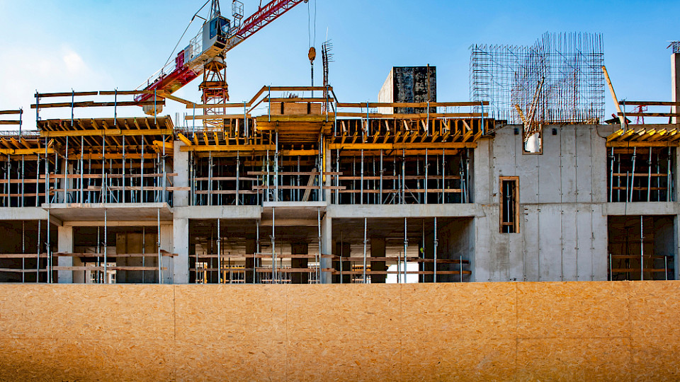 Seit 2010 wurde laut ZKB-Studie jede zehnte Wohnung nicht realisiert, obwohl der Bau bewilligt war. (Bild Shutterstock/dies-irae)