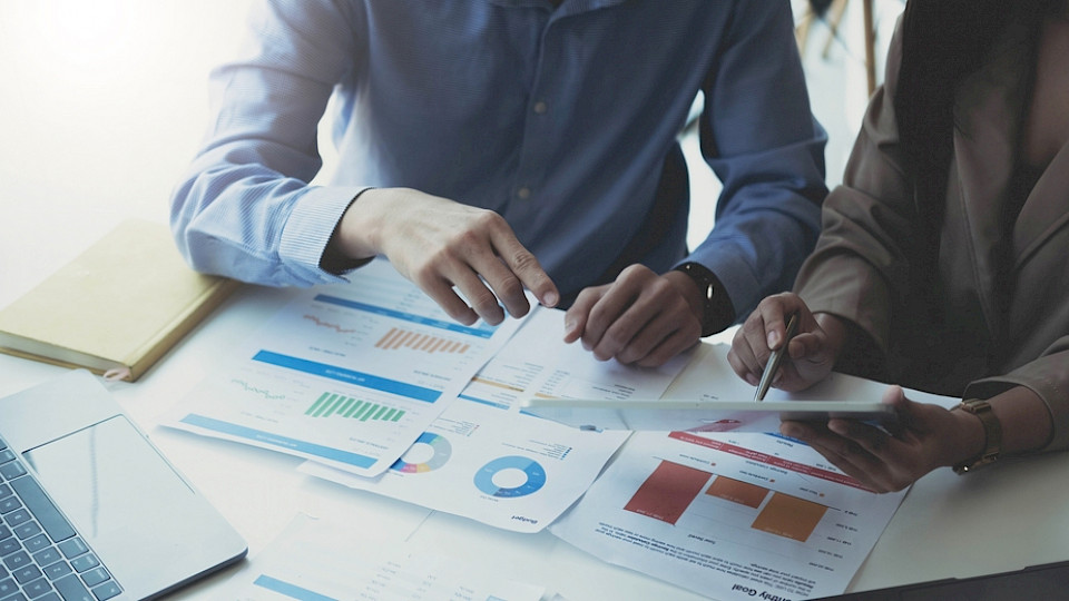 Für viele Fondsmanager gab es im langfristigen Vergleich viel mehr Geld anzulegen. (Bild Shutterstock/wichayada suwanachun)