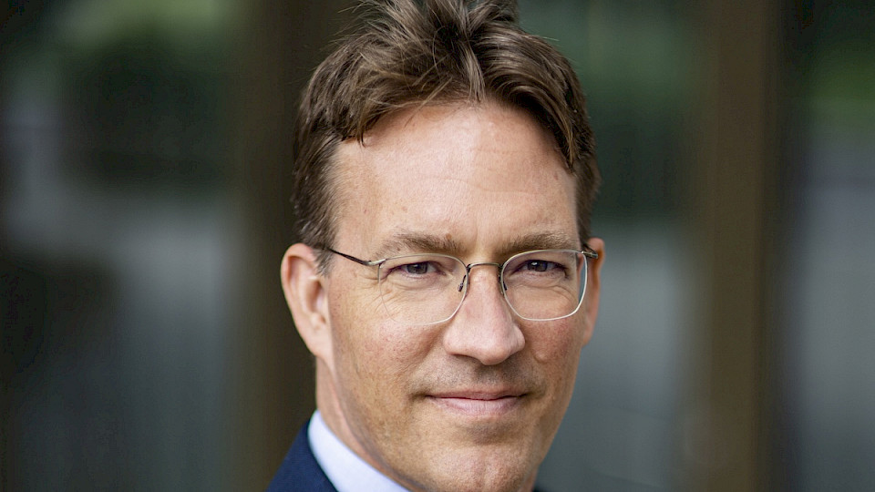 Lucian Peppelenbos, Climate & Biodiversity Strategist, fasst die Erkenntnisse des Global Climate Survey 2023 von Robeco zusammen. (Bild pd)