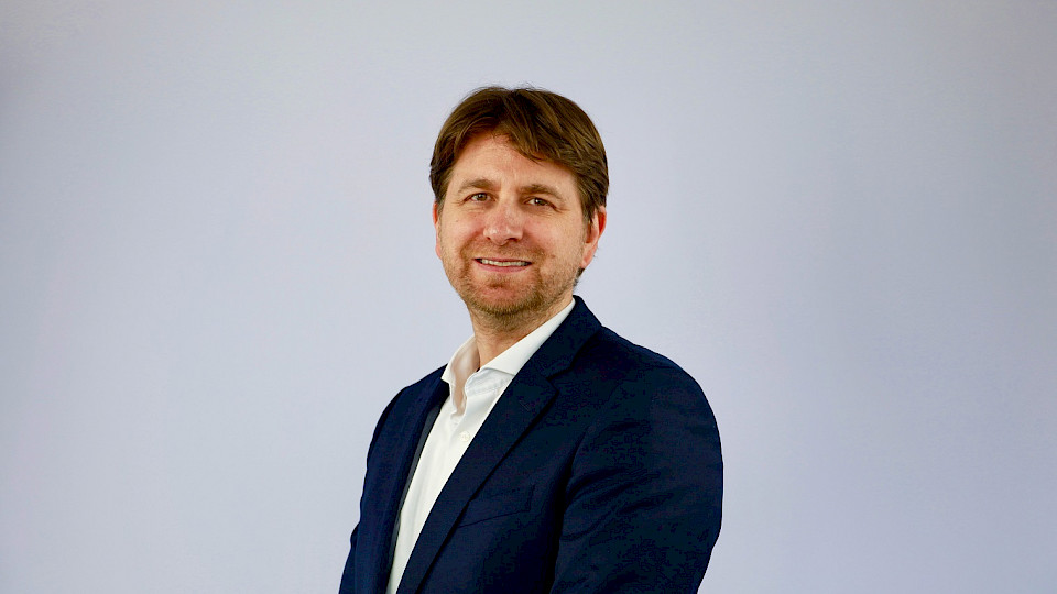 Mike Glöckler, Analyst für den Technologie-Sektor bei DJE Kapital: AWS und Microsoft Azure sind hochprofitabel, während Google mit seinem Cloud-Angebot noch viel Geld verliert. (Bild pd)