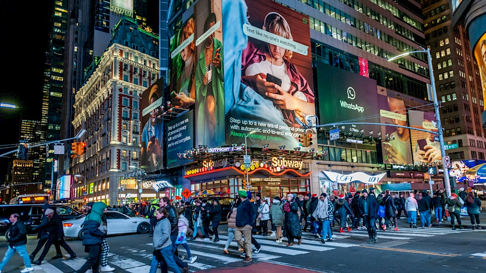 Trotz den hohen Konsumausgaben wächst die US Wirtschaft insgesamt deutlich schwächer als erwartet. (Bild Shutterstock/rblfmr)