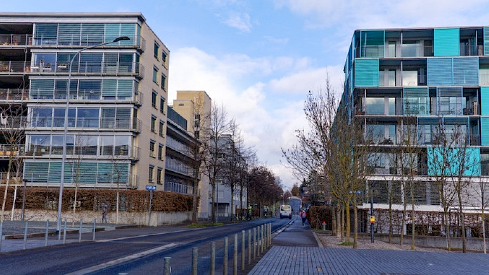 Kurzfristig gab es eine Entspannung bei den ausgeschriebenen Mietwohnungen. (Bild Shutterstock/Michael Derrer Fuchs)
