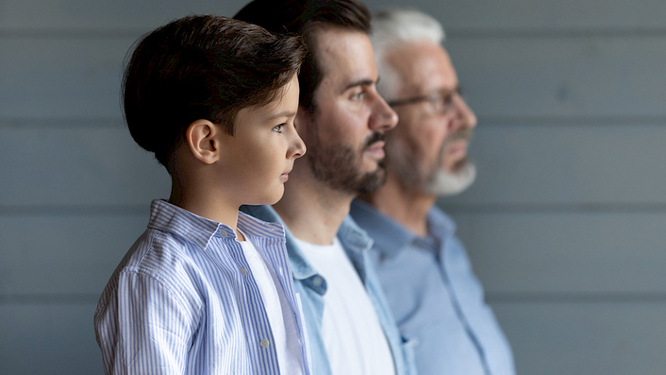 Die drei Generationen sind ganz unterschiedlich betroffen von der Performance der Pensionskassen. (Bild Shutterstock/fizkes)