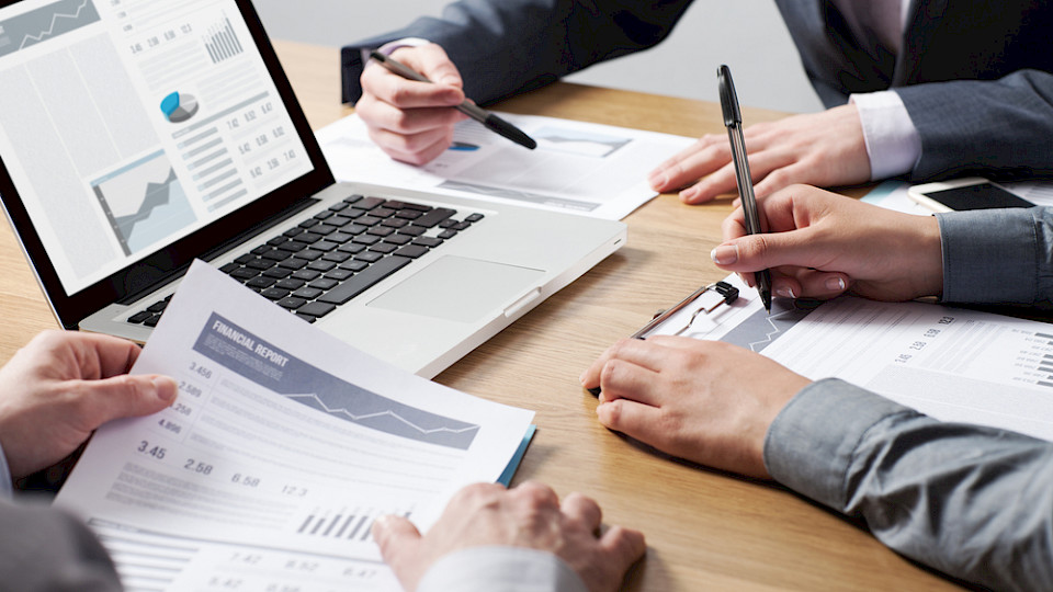 In der Schweiz arbeiten 4,266 Millionen Beschäftigte im Dienstleistungssektor, 2,2 Prozent mehr als noch vor einem Jahr. (Bild Shutterstock/Stokkete)