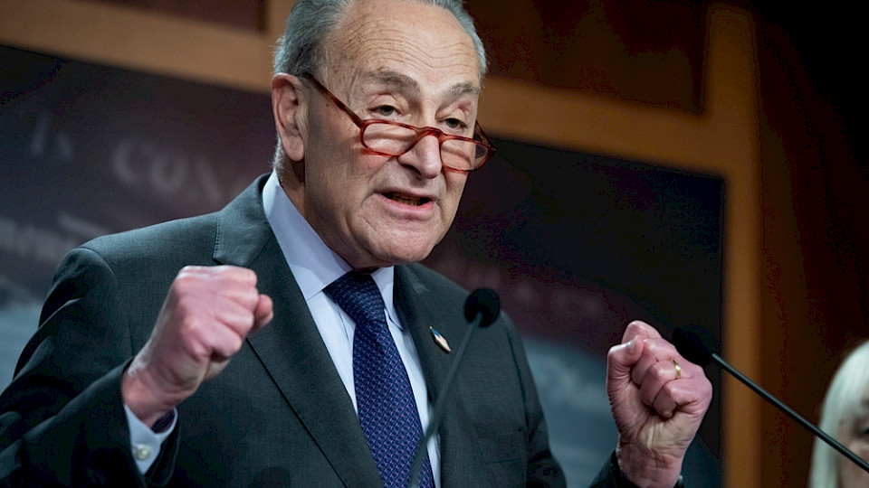 Chuck Schumer, äusserte sich erleichtert. «Wir haben einen katastrophalen Zahlungsausfall verhindert», sagte der demokratische Mehrheitsführer im Senat. (Bild Shutterstock/Consolidated News Photos)