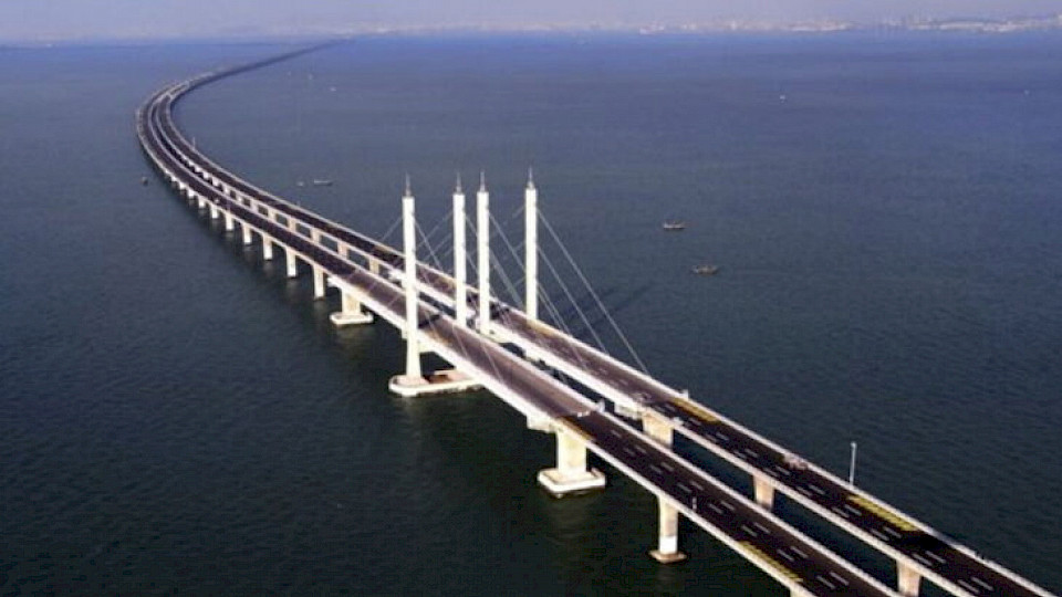 Die Brücke zwischen Dar es Salaam und Sansibar soll 50 Kilometer lang werden. (Bild: Twitter)