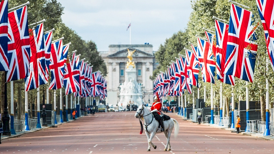 Der britische Staat kam allein im Mai auf eine Neuverschuldung von mehr als 20 Milliarden Pfund. (Bild Shutterstock/IR Stone)