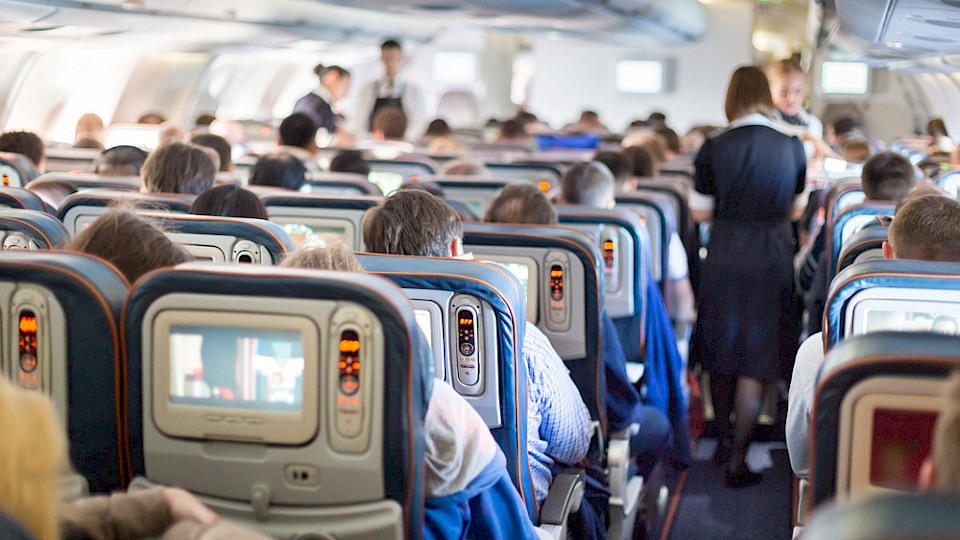 Im Vergleich zu 2019 sind die Flugtarife, etwa auf den USA-Europa-Strecken, um 23 Prozent teurer geworden. (Bild Shutterstock/Matej Kastelic)