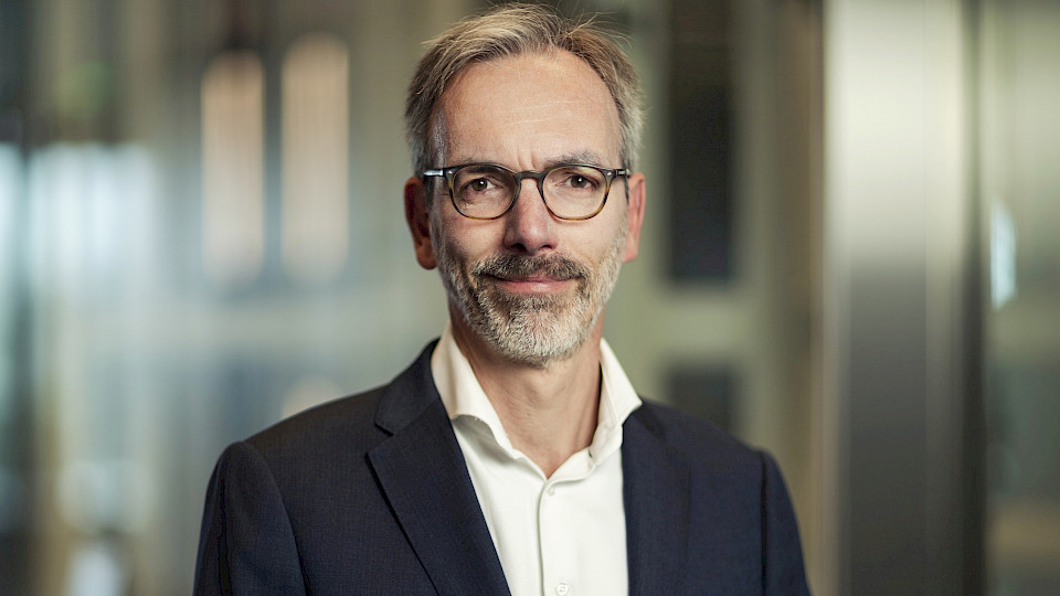 Die Inflation ist in den Schwellenländern deutlich niedriger als in den Industrieländern, was ihnen Spielraum gibt, die Zinssätze früher zu senken, schreibt Wim-Hein Pals, Head of Emerging Markets bei Robeco. (Bild pd)