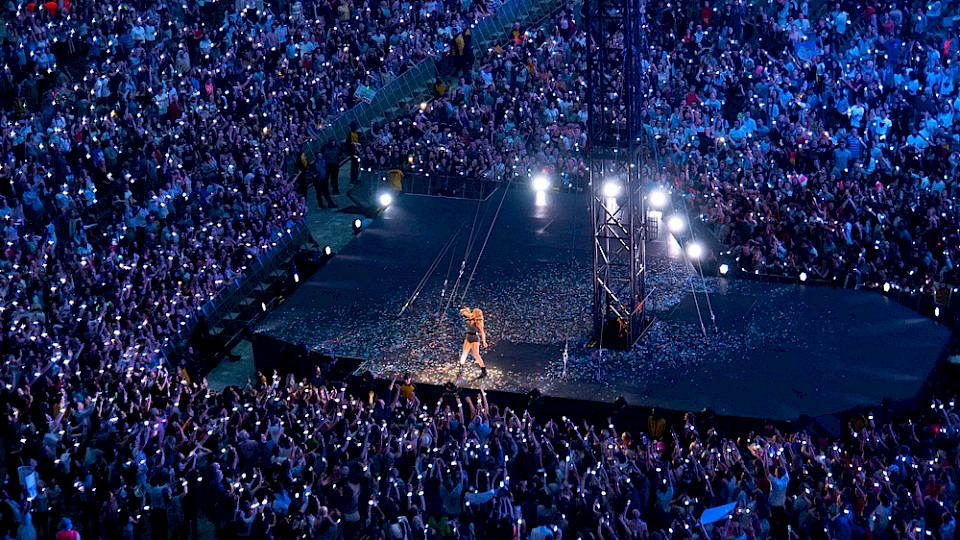 Die Konzerte von Taylor Swift sollen allein in den USA 4,6 Milliarden Dollar Konsumausgaben auslösen. (Bild Shutterstock/Christian Bertrand)