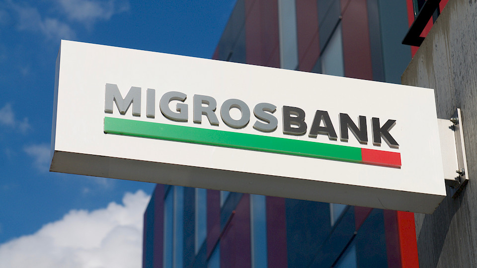 Im Zinsgeschäft wuchs der Nettoerfolg um über 30% auf 326,6 Mio. Franken. (Bild: Shutterstock.com/Marlon Trottmann)