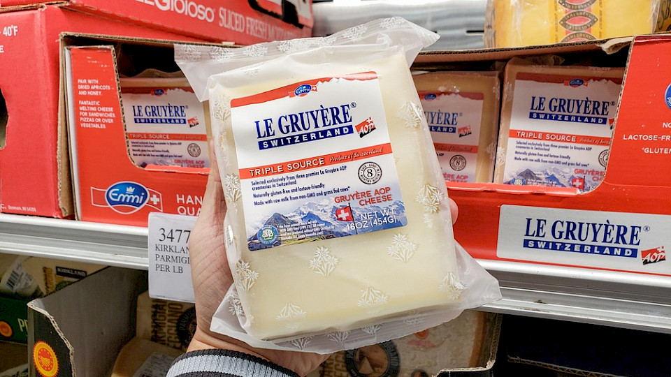 Nur noch bei Nahrungs- und Genussmittel stiegen die Exporte aus der Schweiz im Juli. (Bild Shutterstock/The Image Party)