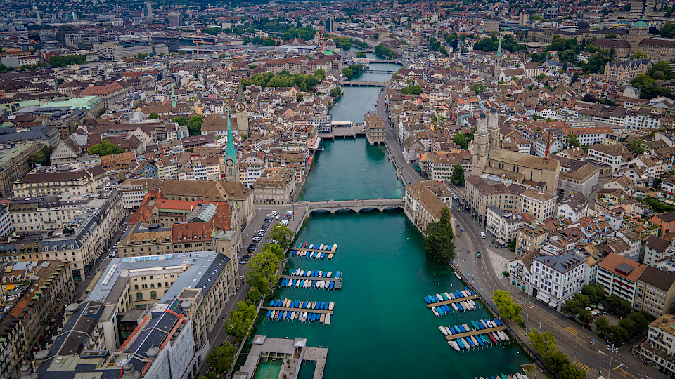 Zürich hat sich dem Preisdruck an den Immobilienmärkten der globalen Finanzzentren bisher entzogen. (Bild: Shutterstock.com/4kclips)