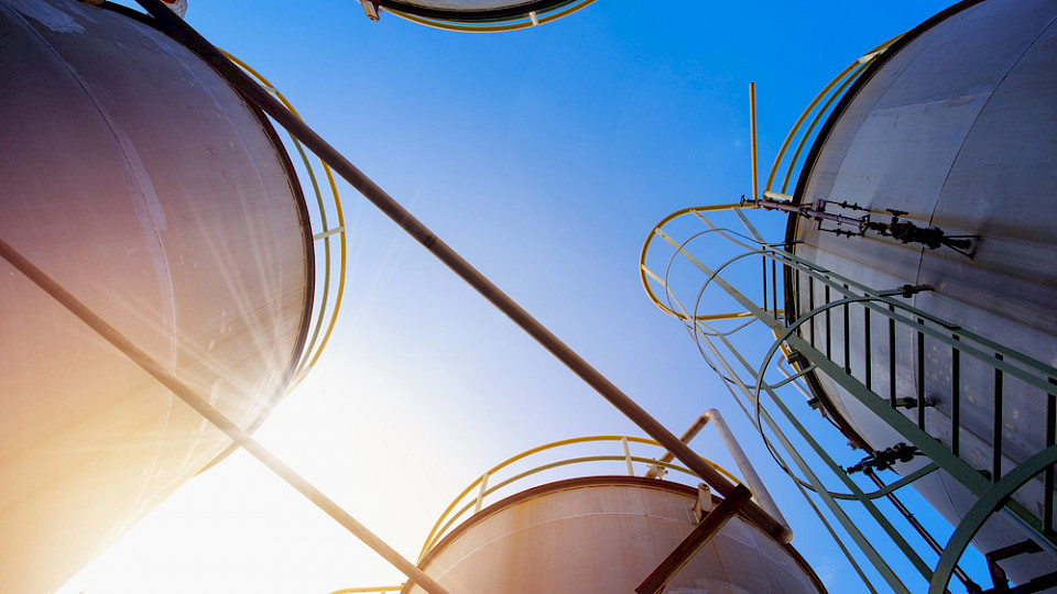 Auch wegen tieferen Notierungen für Öl sanken die Importpreise gegenüber September 2022 um fast 5 Prozent. (Bild manine99/Shutterstock)