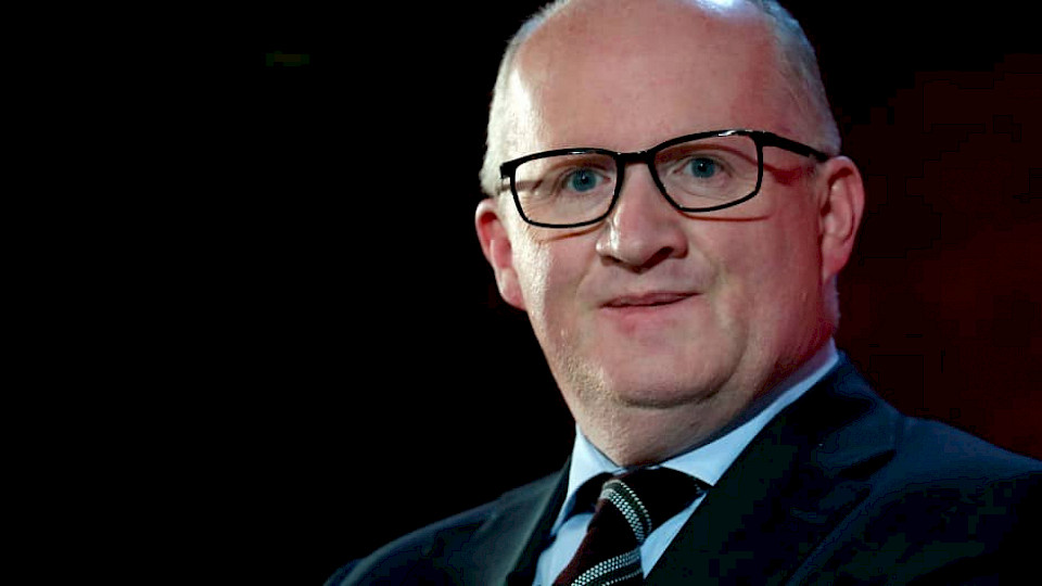 EZB-Chefvolkwirt Philip Lane braucht noch mehr Informationen über die Lohnabschlüsse 2024. (Bild Nico/Shutterstock)