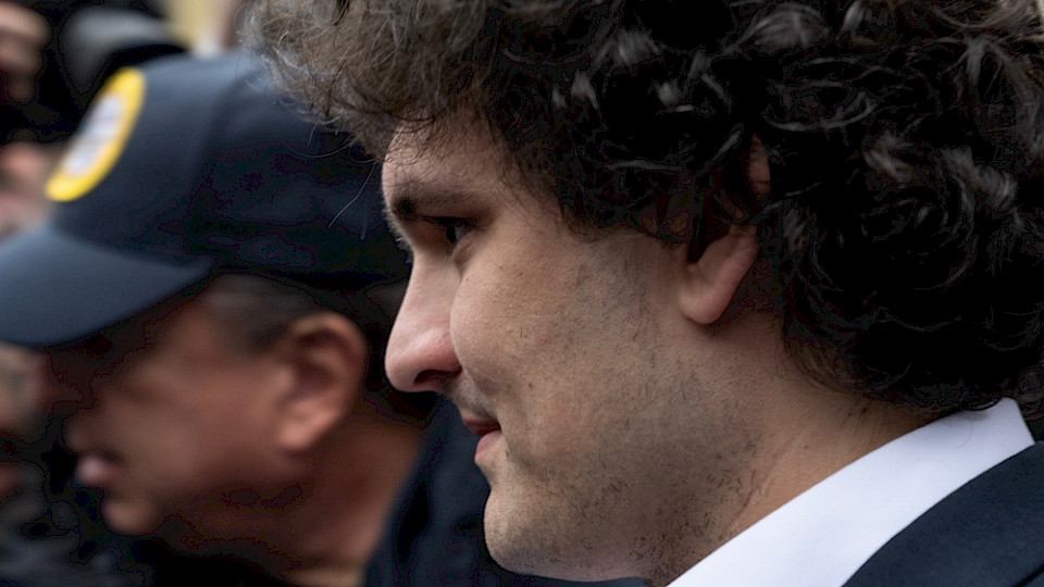 FTX-Gründer Sam Bankman-Fried muss wohl ins Gefängnis, das Strafmass ist noch nicht bekannt. (Bild lev radin/Shutterstock)